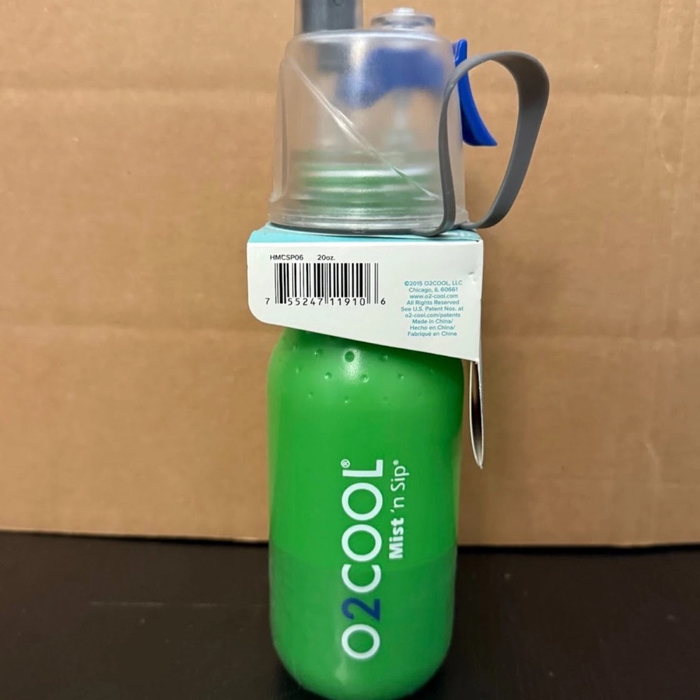 O2COOL Green Mist 'n Sip Water Bottle